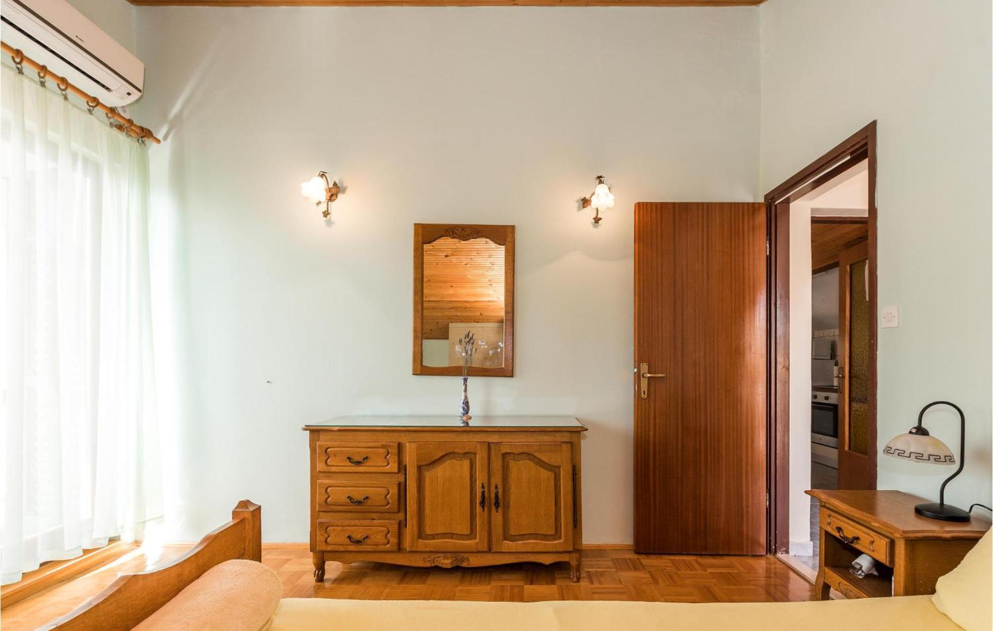 Awesome Apartment In Jadrija With Wifi Eksteriør billede