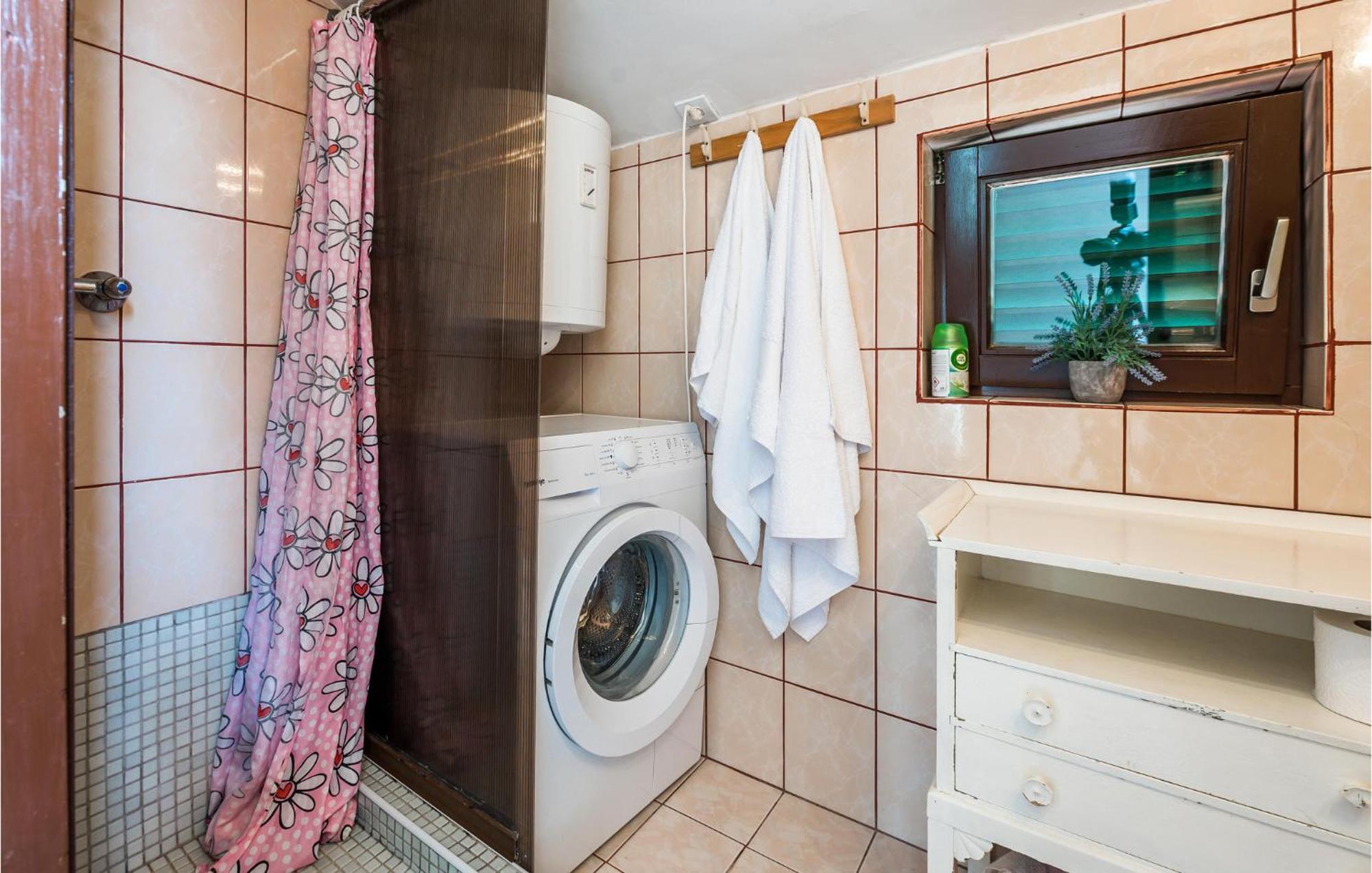 Awesome Apartment In Jadrija With Wifi Eksteriør billede